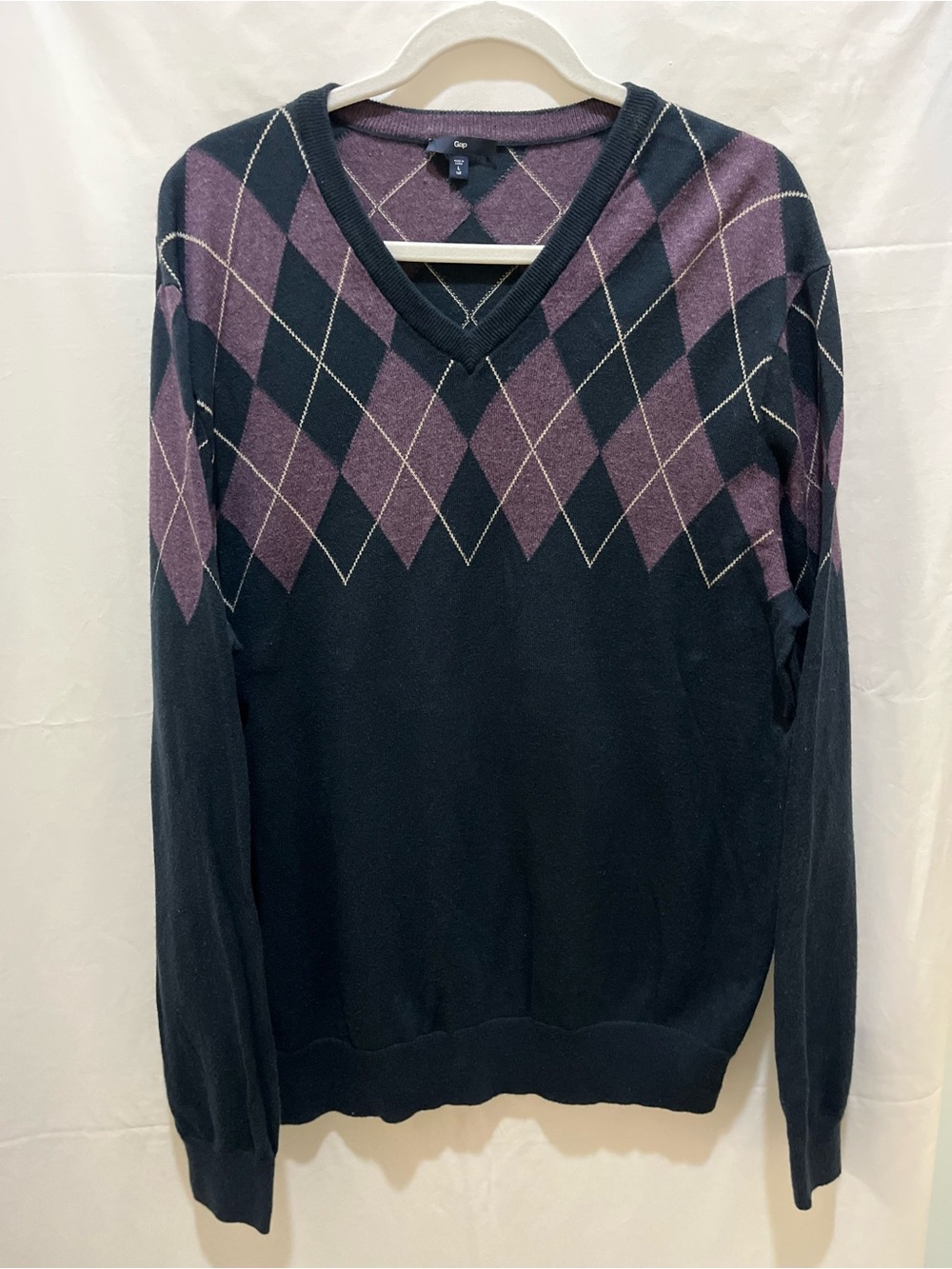 Men's V-Neck Argyle Sweater - Black and Plum large